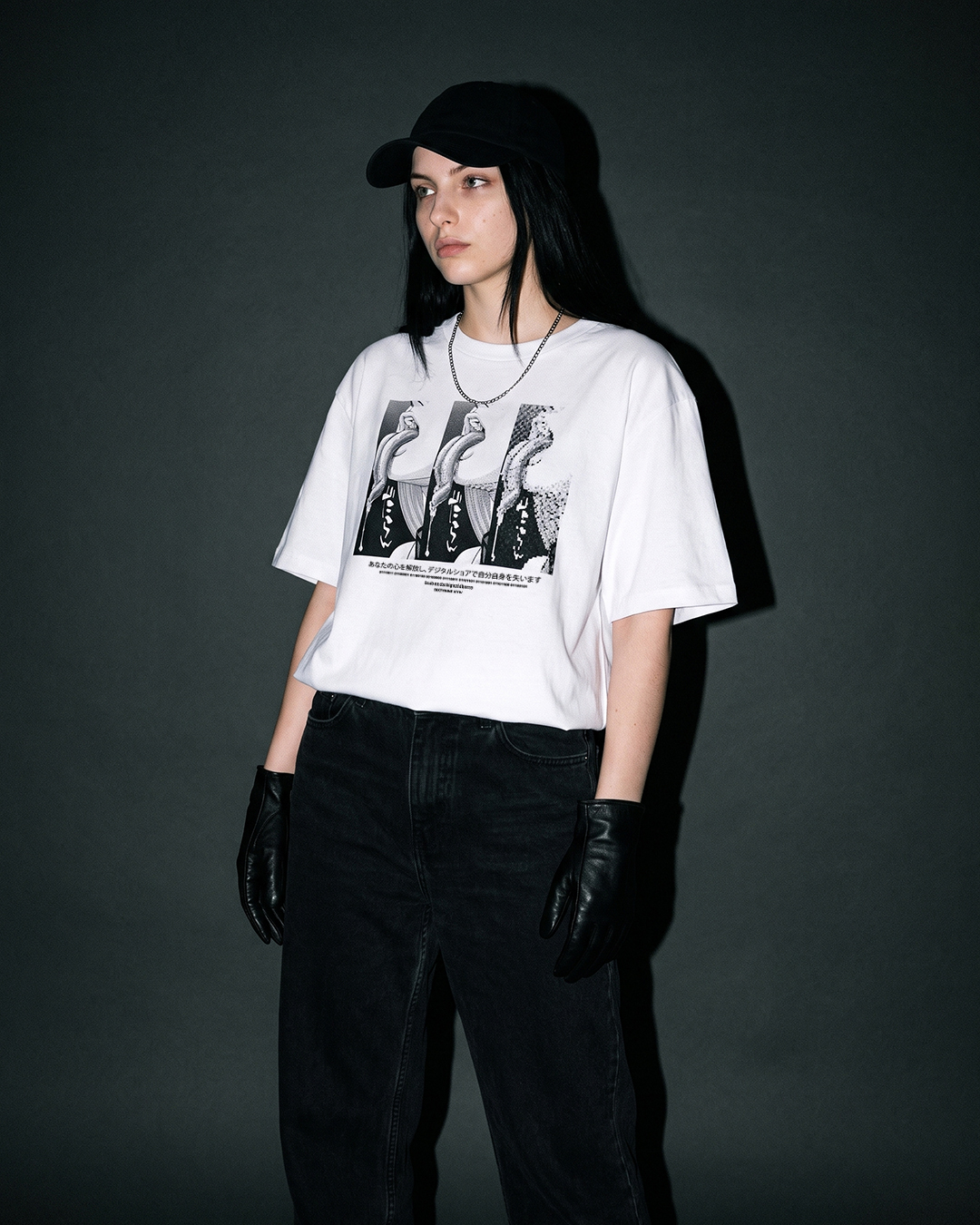 bila-futbolka-oversize-digital-shores-lily02