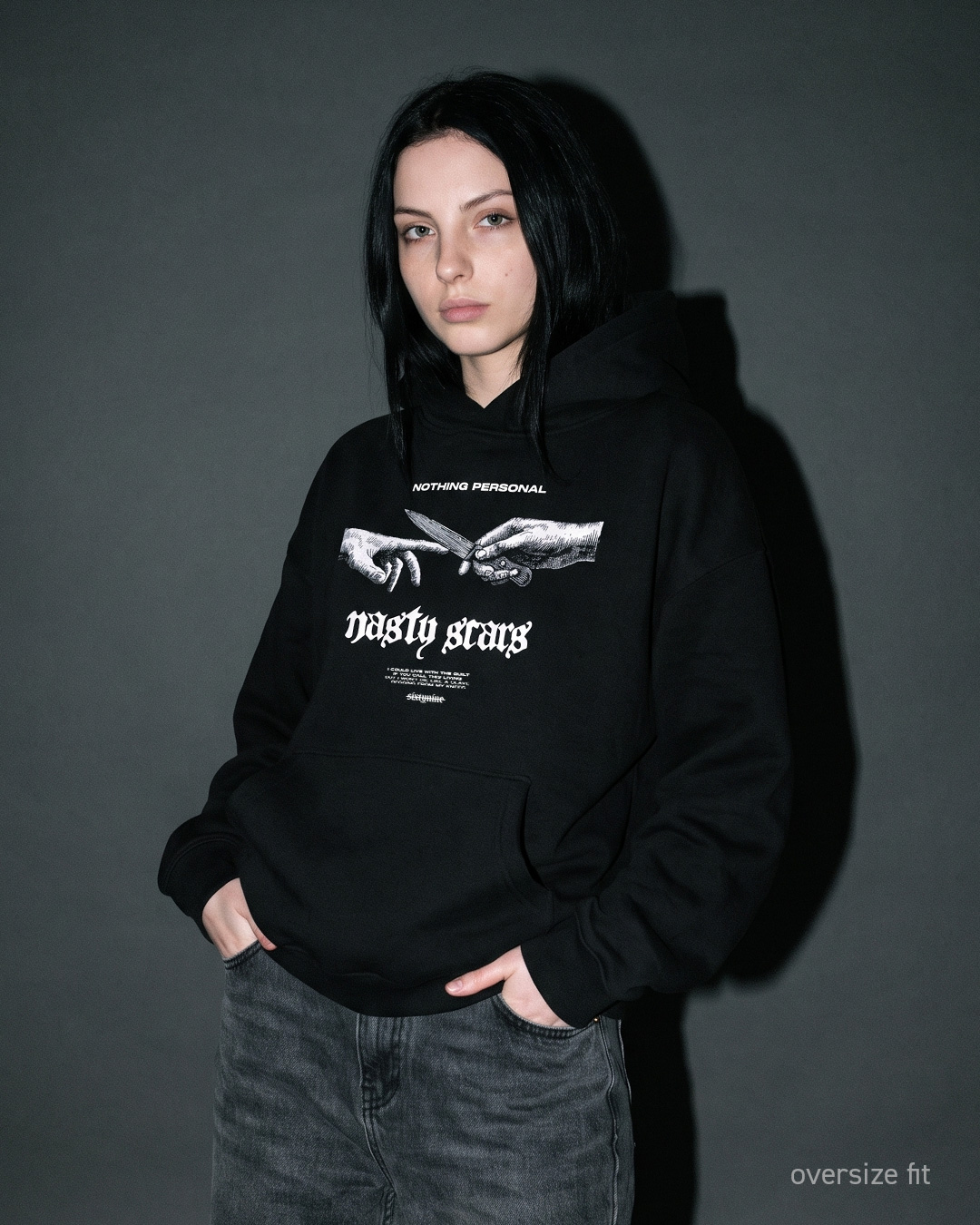 chorne-hudi-oversize-nasty-scars-speredy-lily-front