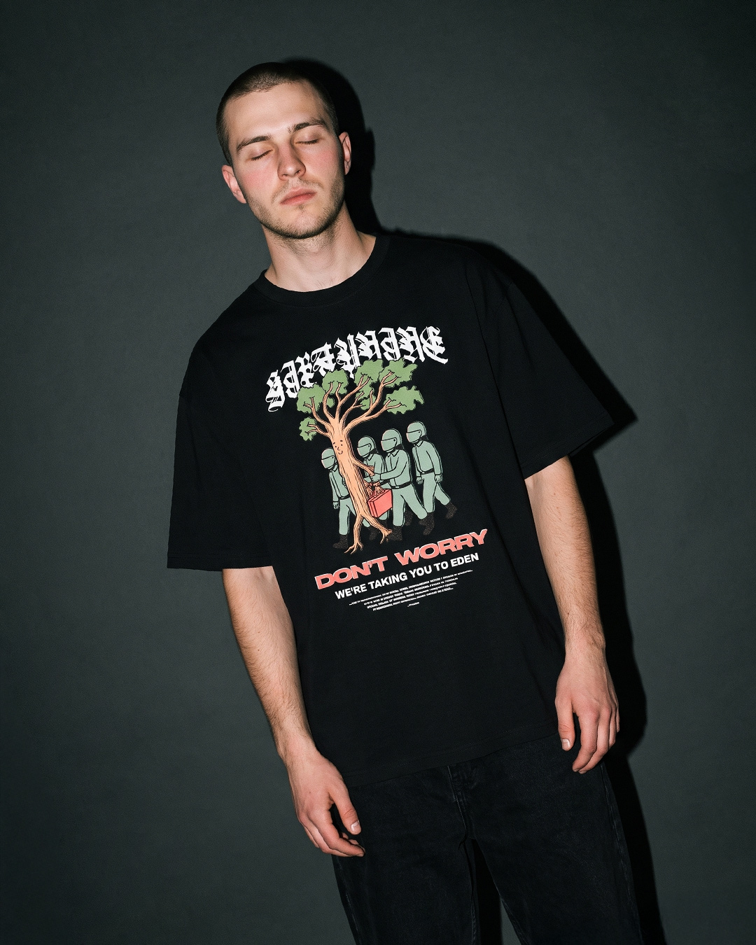 chorna-futbolka-oversize-eden-kent2