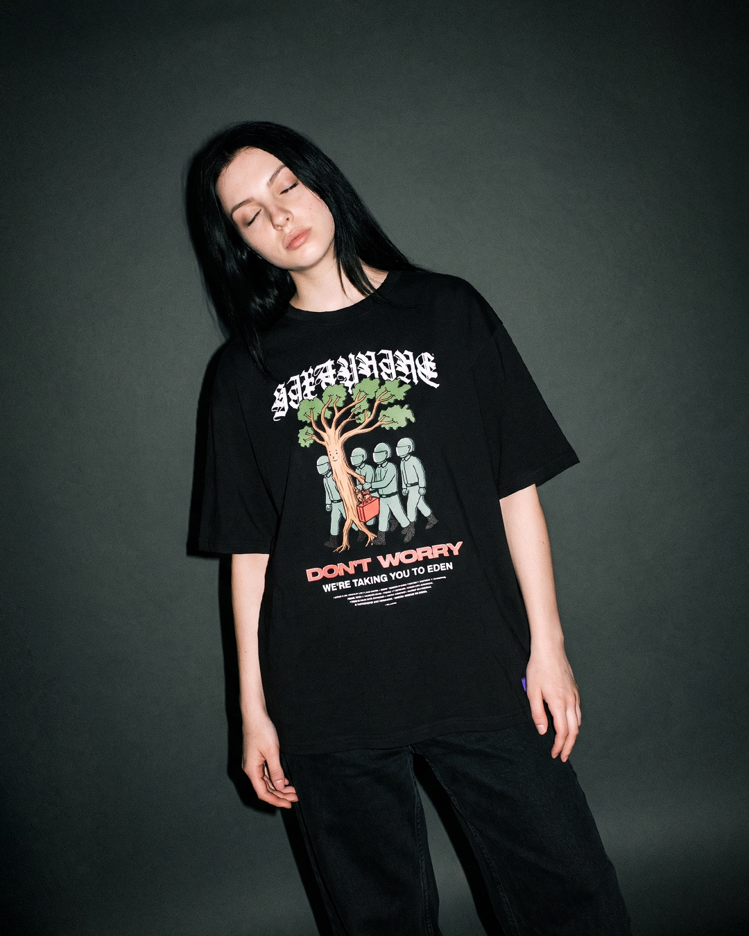 chorna-futbolka-oversize-eden-lily