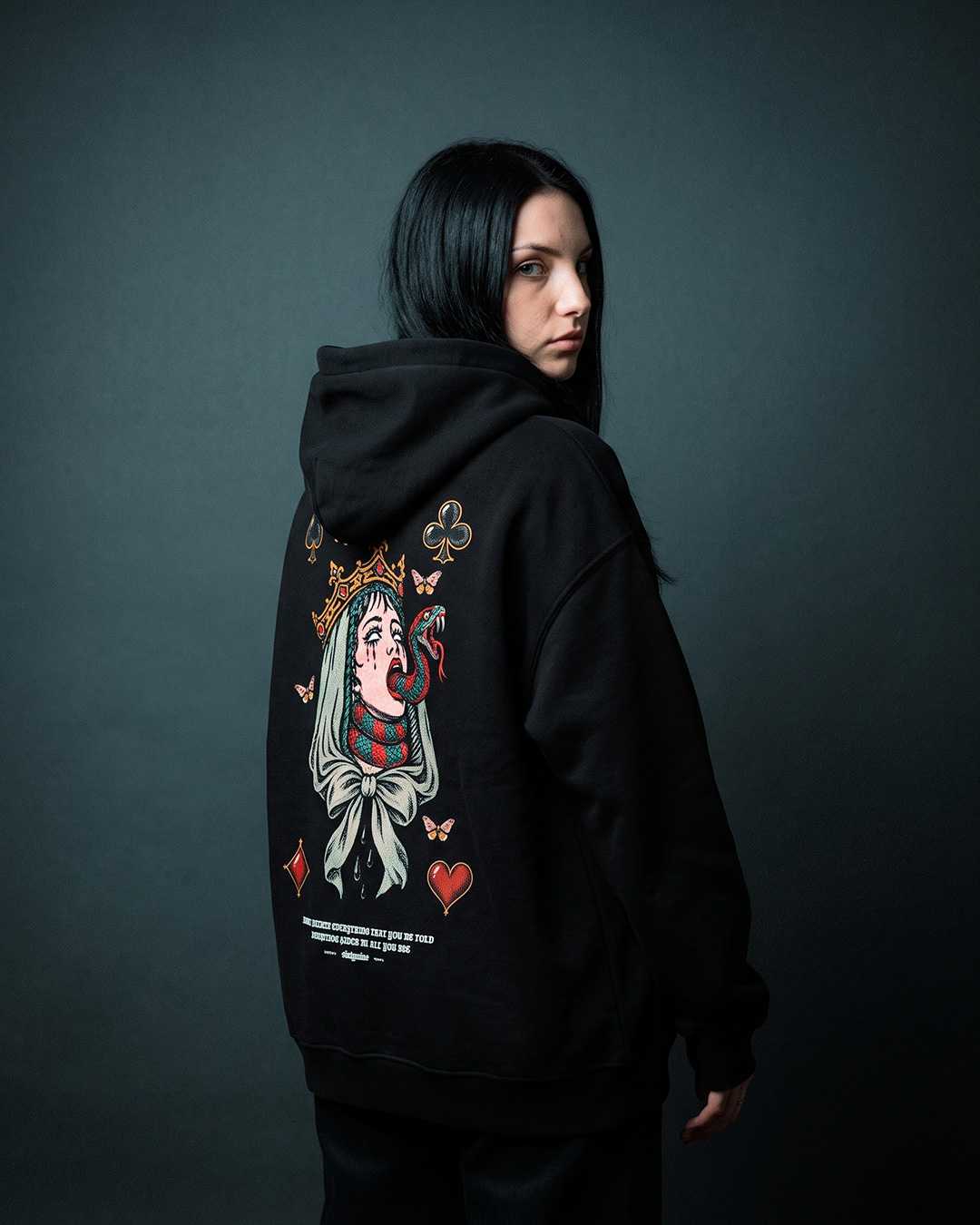 chorne-oversize-hudi-martyr-back-lily