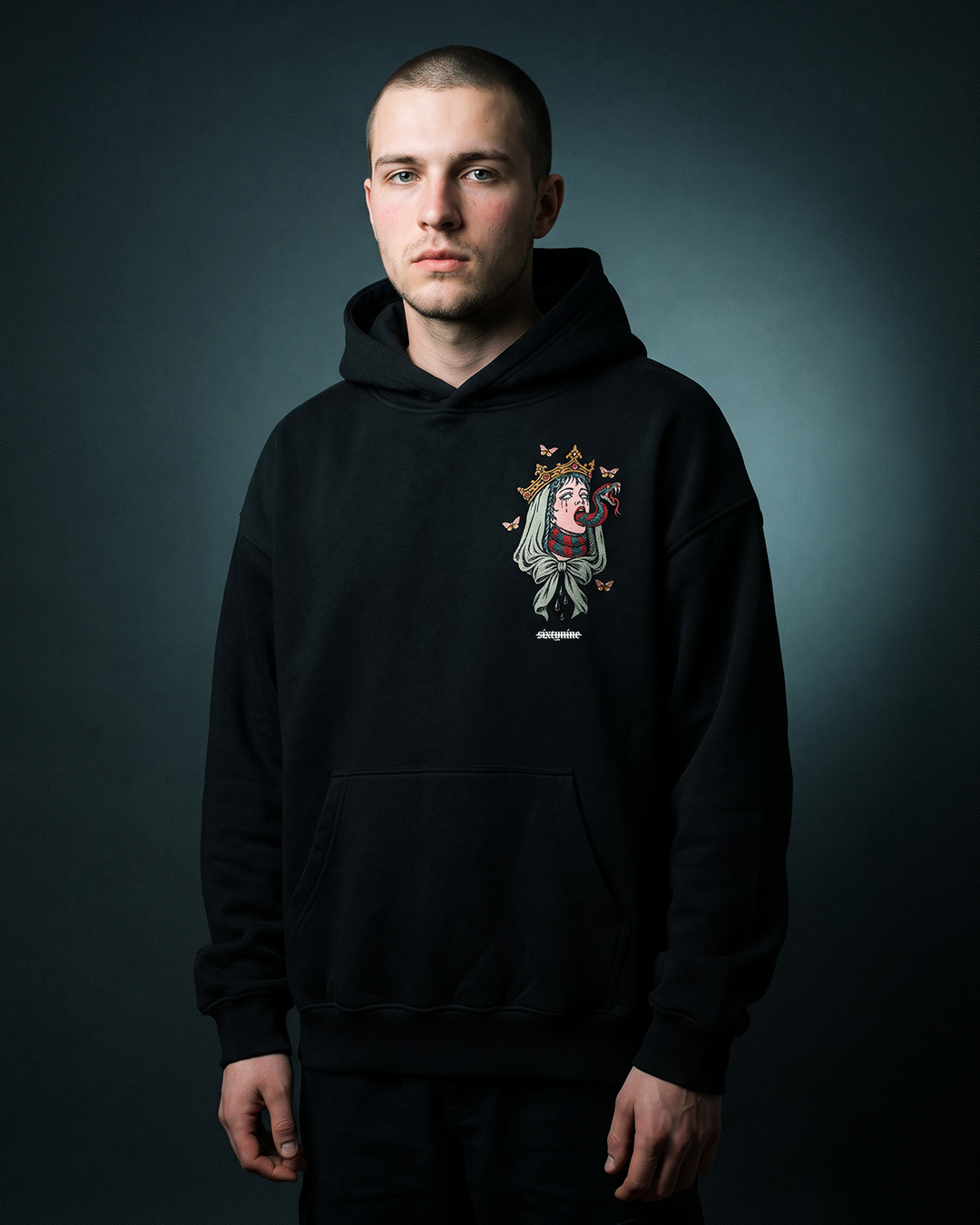chorne-oversize-hudi-martyr-front-kent2